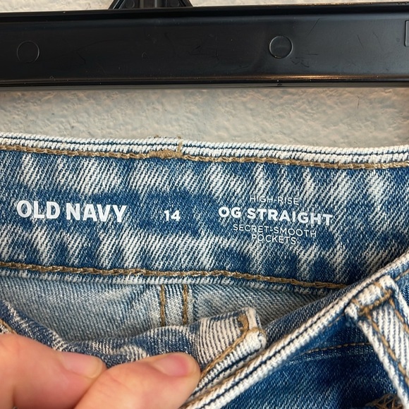 Old Navy High Rise OG Straight Cutoff Denim Shorts Size 14 - Picture 6 of 7